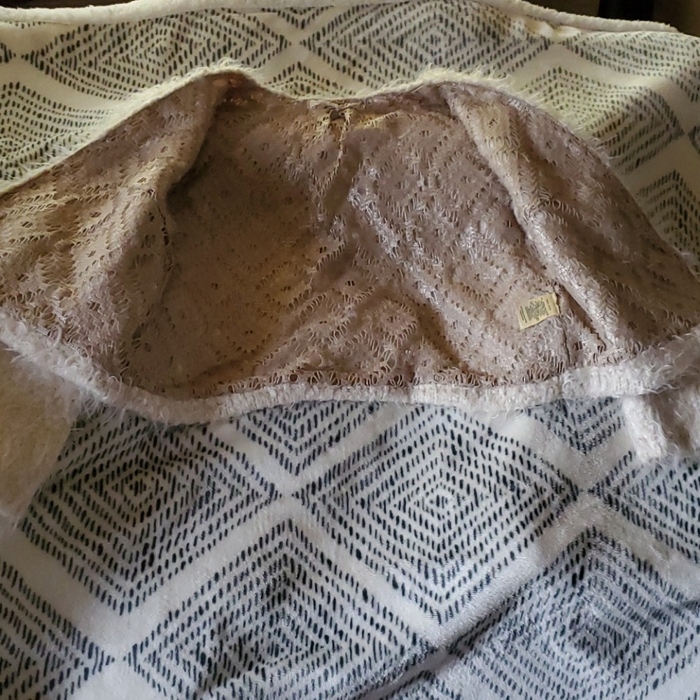 Knitted and knotted creme fuzzy cardigan Size S - Picture 6 of 11